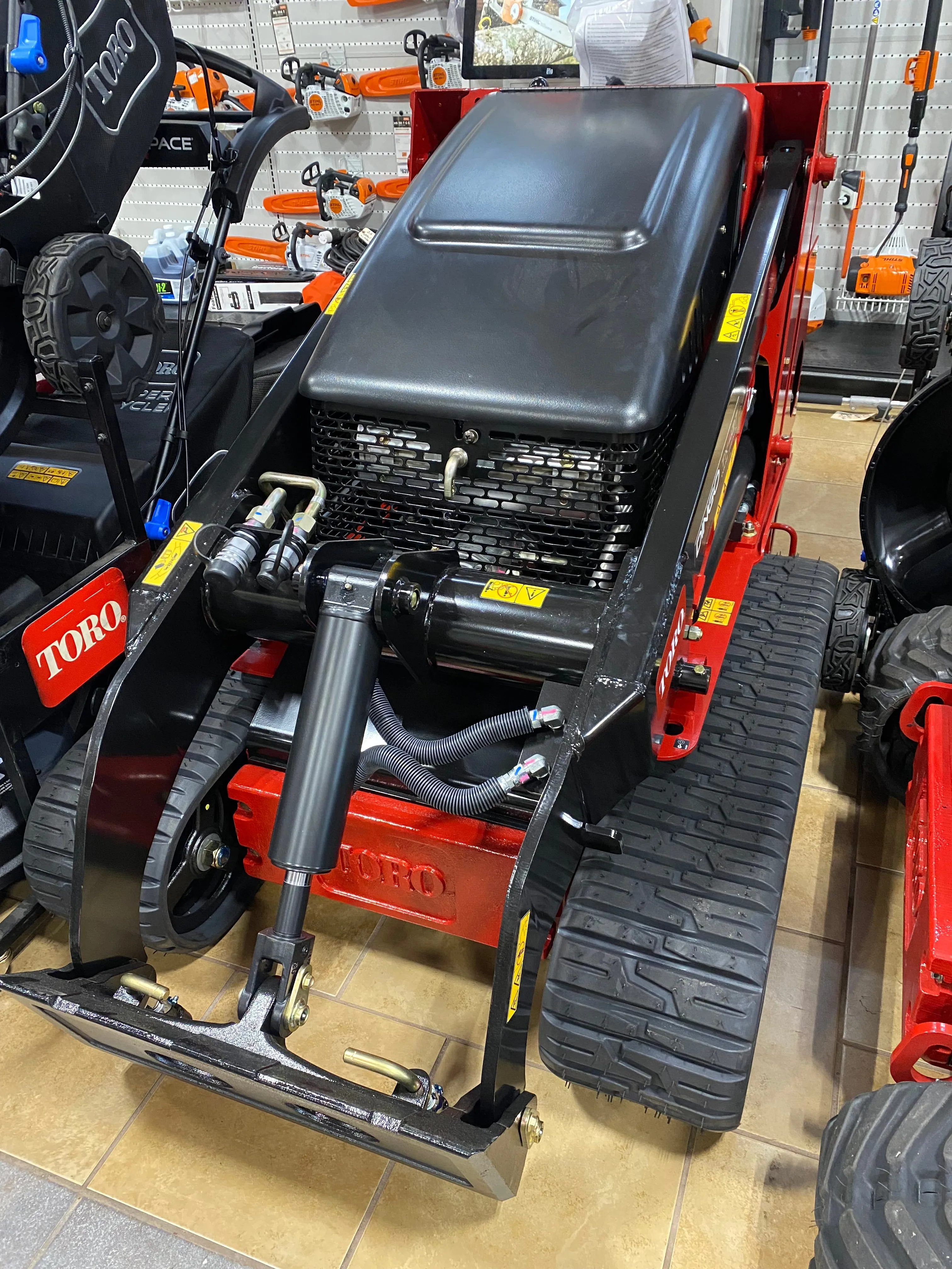 Dingo TX 427 Wide Track Loader | Kohler Engine | 22322