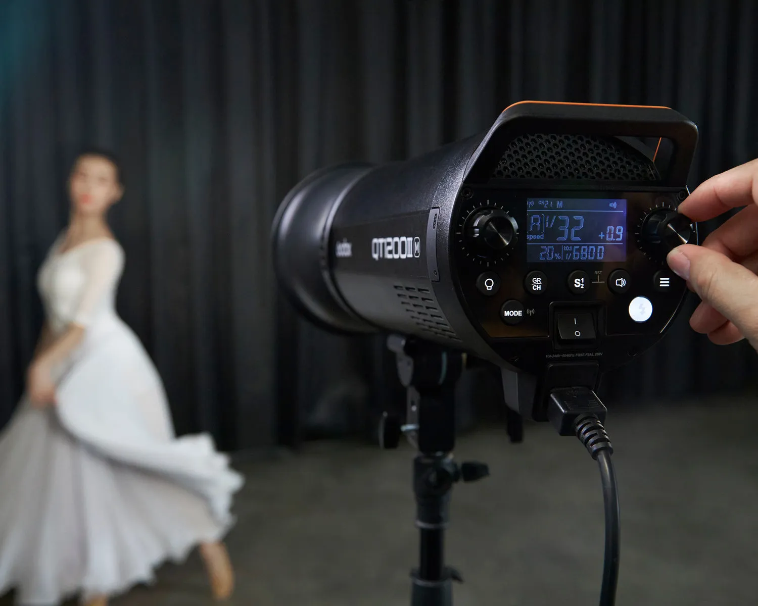 Godox QT1200IIIM 1200W HSS Flash Strobe Light Head
