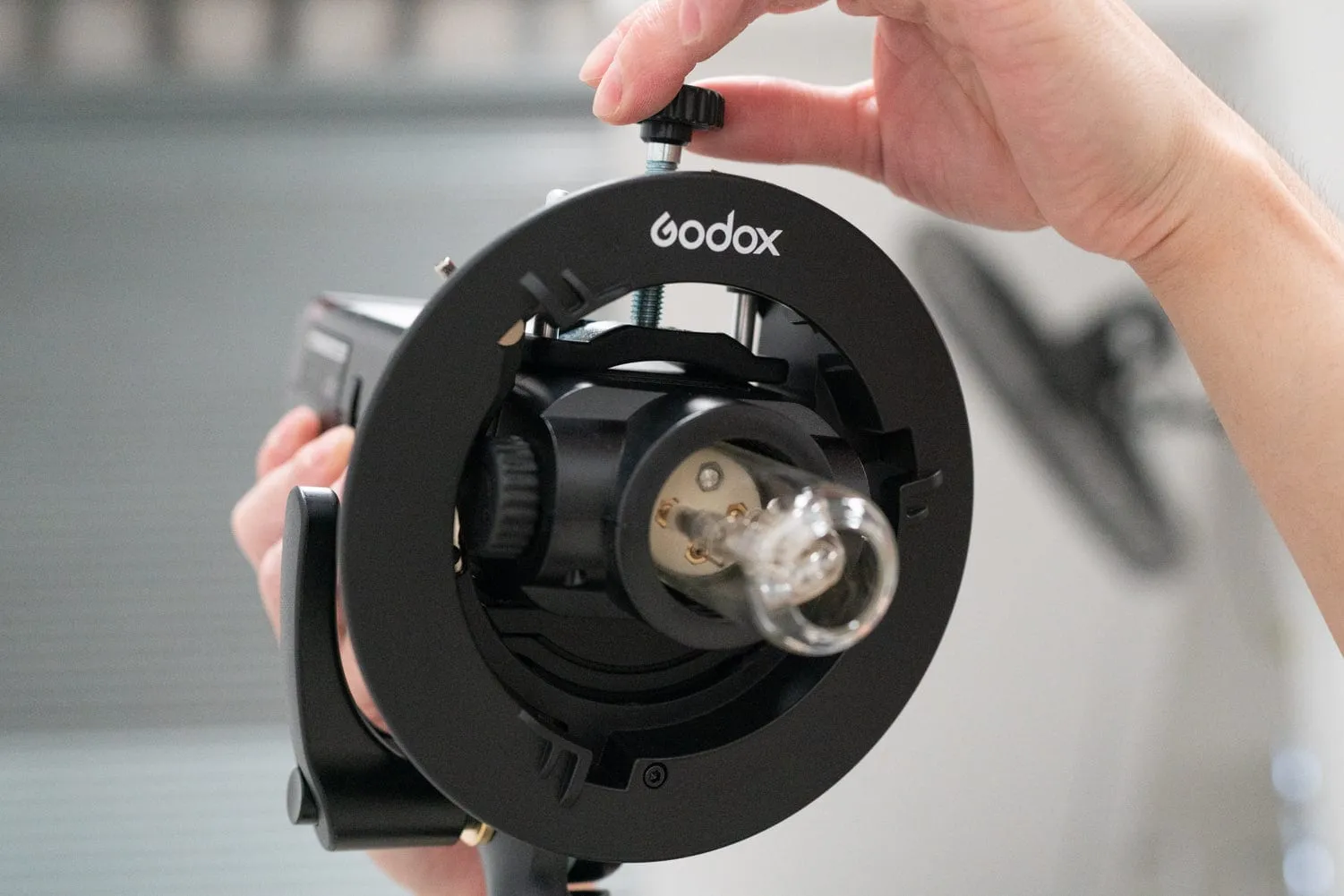 Godox S2 Speedlite Bracket For Flash Bowens / S-Type Mounts