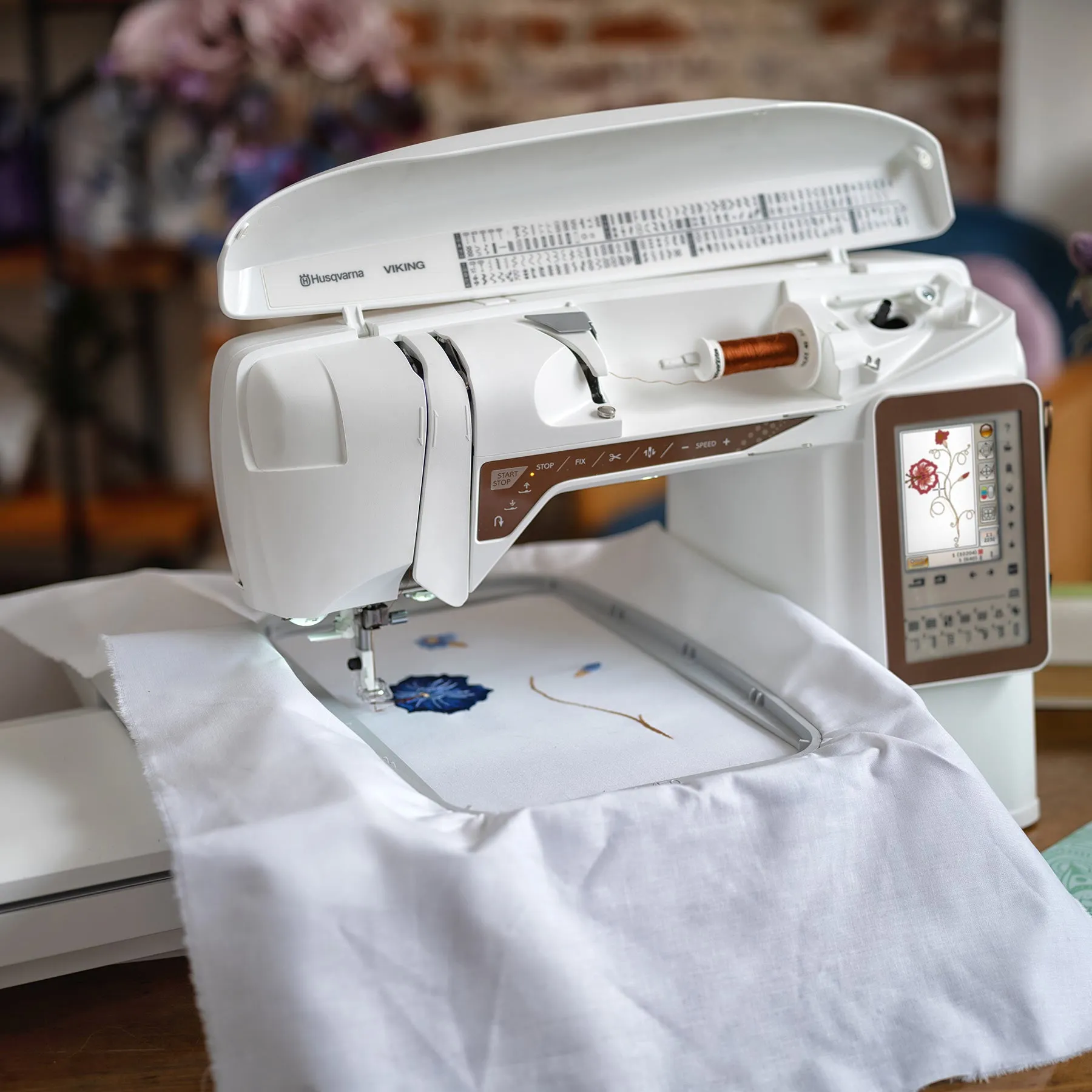 HUSQVARNA® VIKING® DESIGNER TOPAZ™ 40 Sewing & Embroidery Machine  🎄 Holiday Bundle