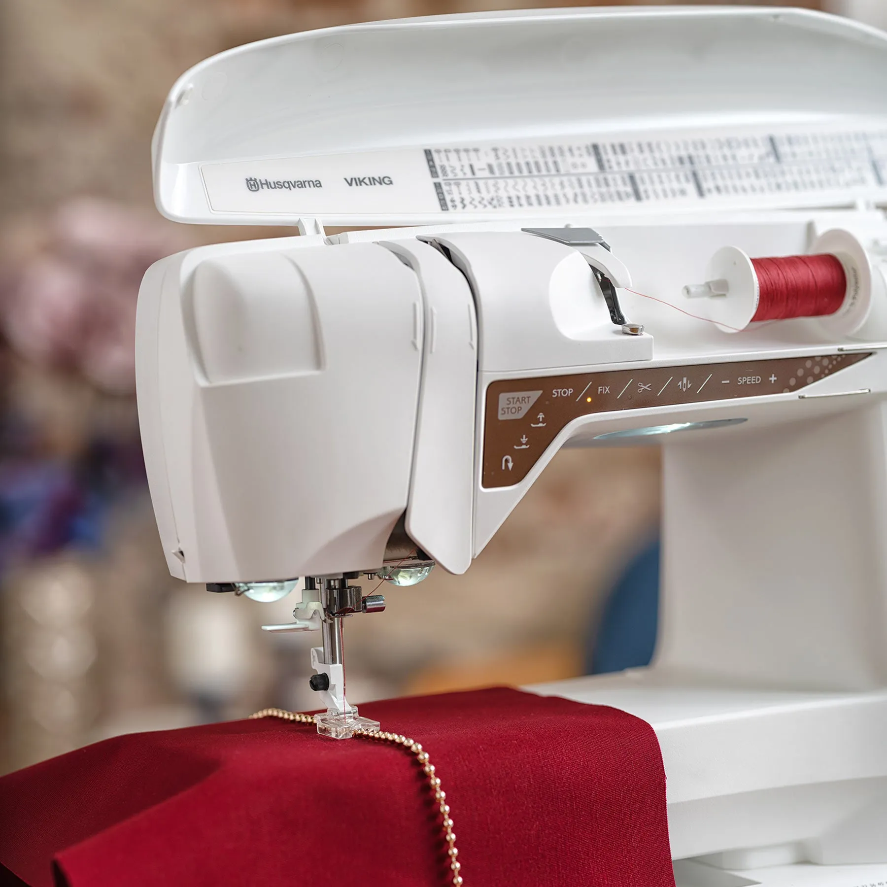 HUSQVARNA® VIKING® DESIGNER TOPAZ™ 40 Sewing & Embroidery Machine  🎄 Holiday Bundle