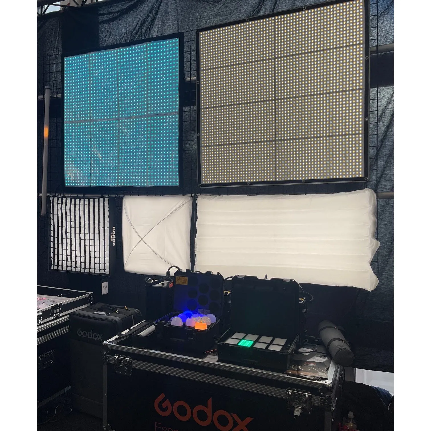 KNOWLED F400Bi 2'x4' IP65 Flexible Cine LED Mat Panel