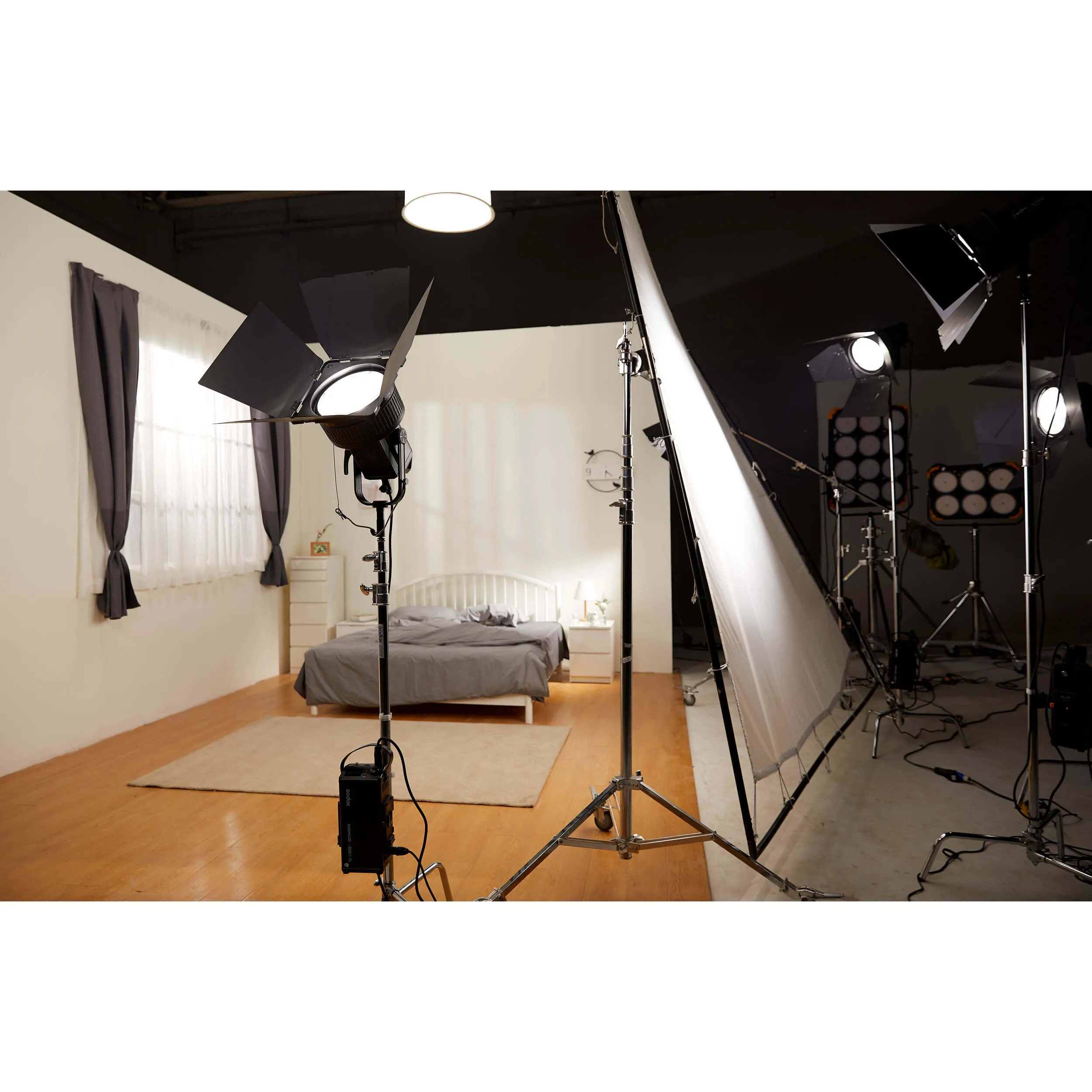 KNOWLED M600D 740W High-Powered LED Lighting Photography