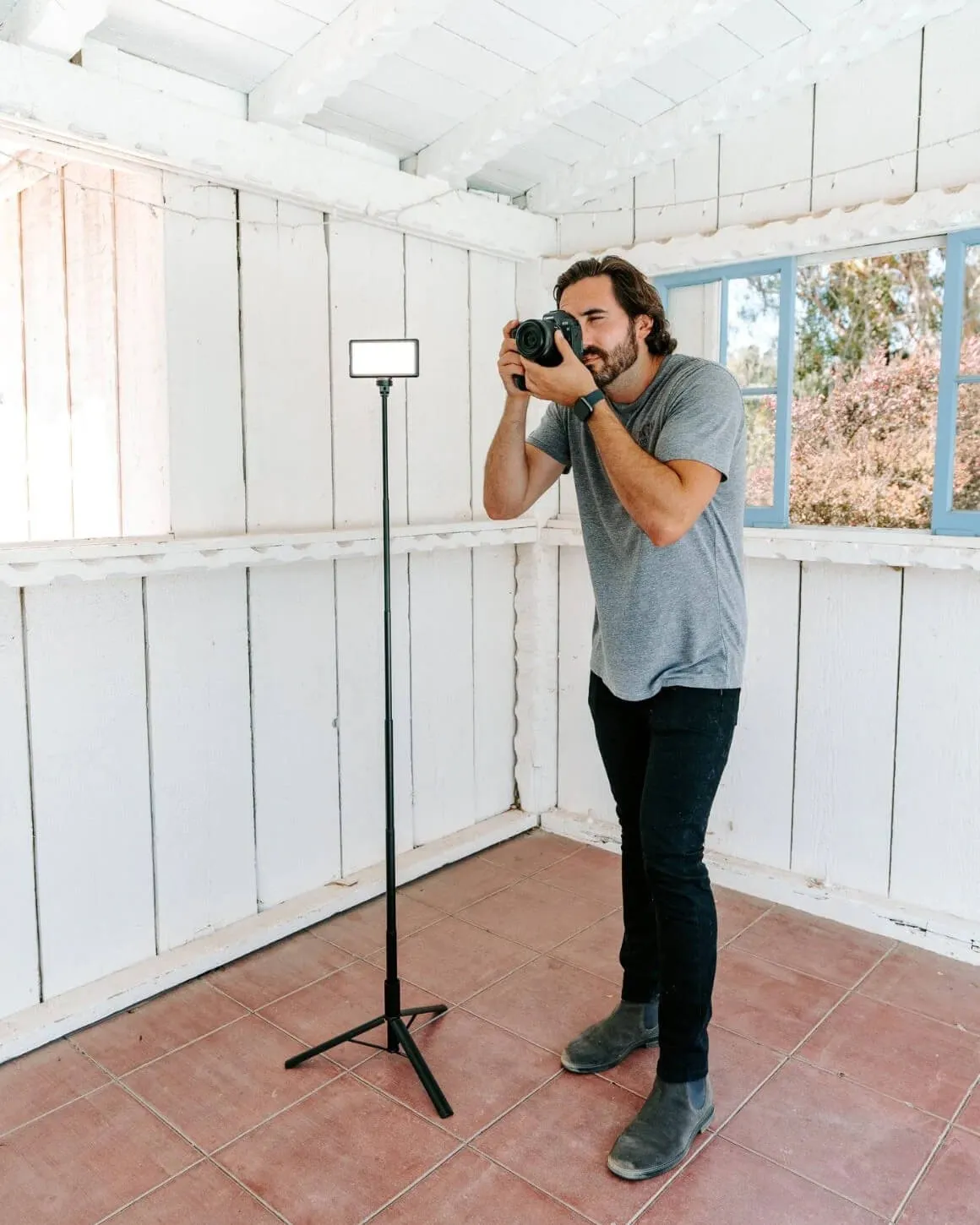 Lume Cube 5-foot Adjustable Tripod - Open Box