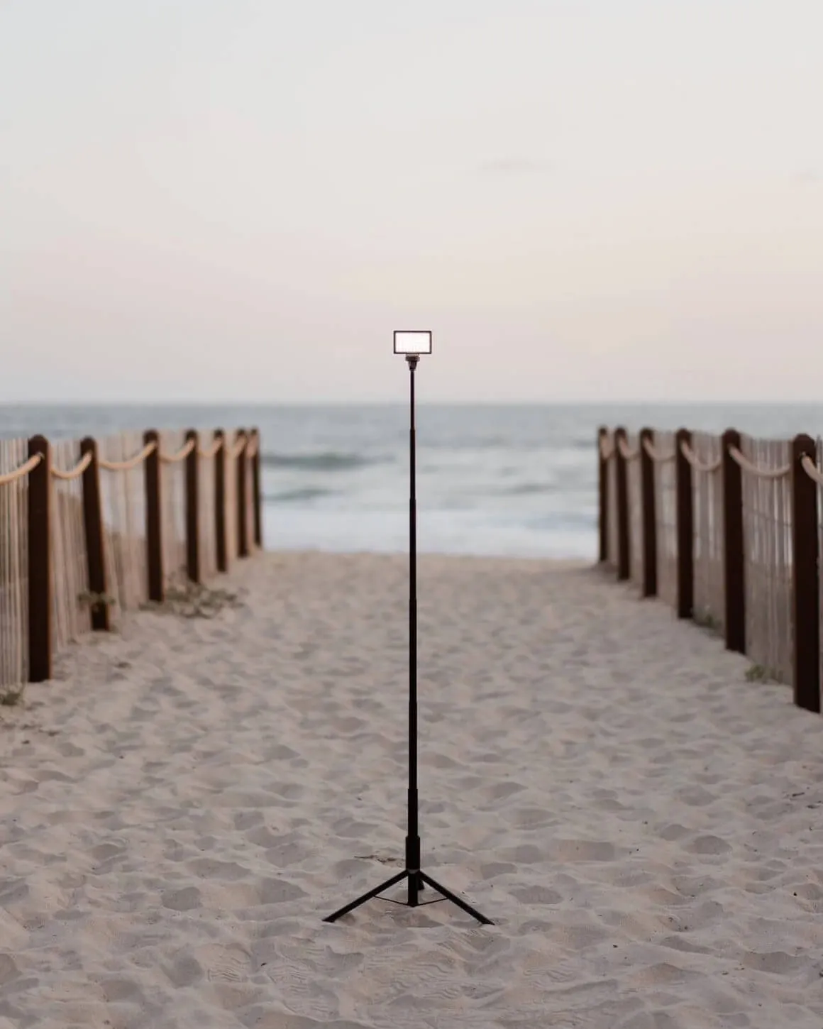 Lume Cube 5-foot Adjustable Tripod - Open Box