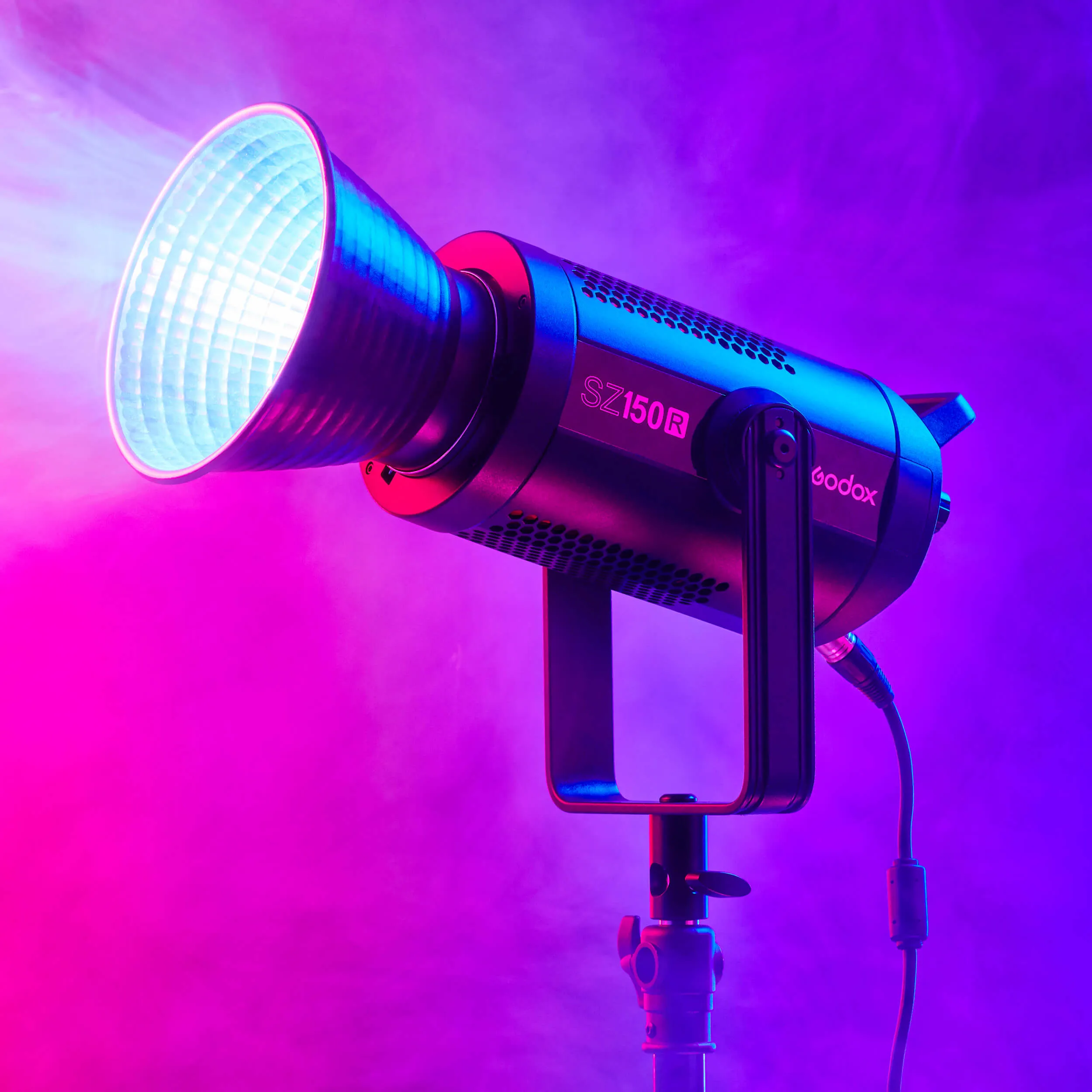 SZ150R 150W Ultra Zoomable Bi-Colour RGB LED Light